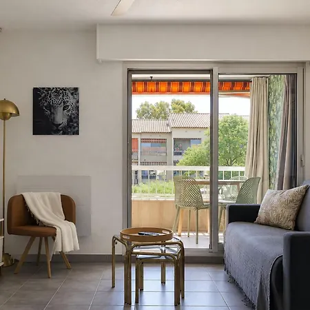 With Loggia 300m From The Saint-Mandrier-sur-Mer